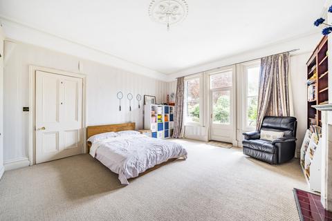 Southbourne, 7 Barnes Close, Winchester, SO23 9QX