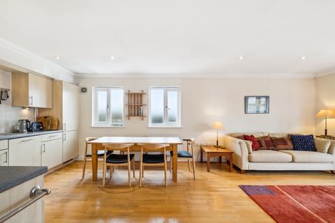 2 bedroom apartment for sale, Balham High Road, London, SW17