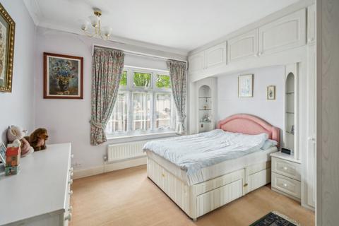 2 bedroom detached bungalow for sale, Hoylake Crescent, Uxbridge