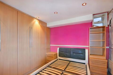 Flat 1, 18 Mosslea Road, London, SE20 7BW