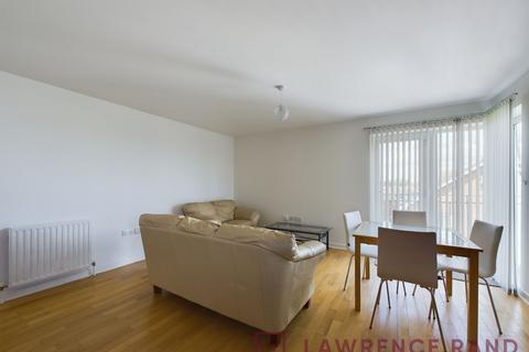 2 bedroom flat to rent, Longwood Avenue, Slough, SL3