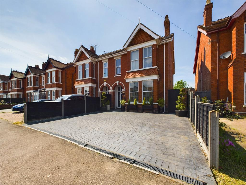 Podsmead Road, Gloucester... 5 bed semidetached house for sale £525,000