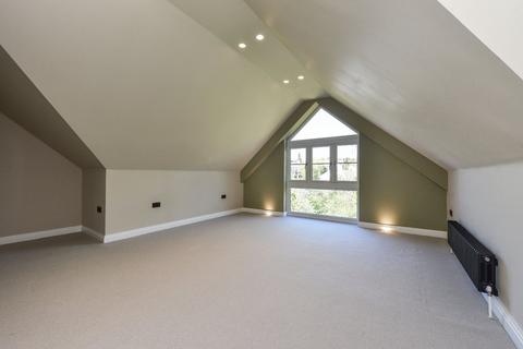 4 bedroom detached house for sale, Kings Road, Haslemere, Surrey