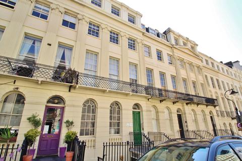 2 bedroom property to rent, 8 Oriental Place, BRIGHTON, BN1