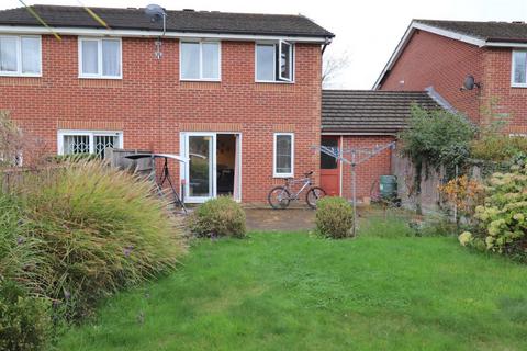 3 bedroom semi-detached house to rent, Denmead, Waterlooville PO7