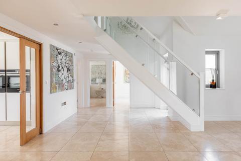 5 bedroom barn conversion for sale, Station Road, Tring