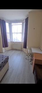 5 bedroom house share to rent, London E6