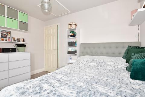 1 bedroom apartment to rent, South Street Gravesend DA12