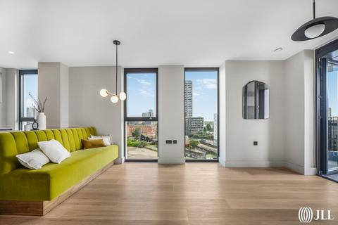 2 bedroom flat for sale, Malt House, Barley Lane, London, E15