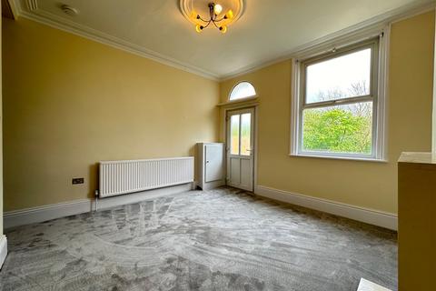 3 bedroom terraced house to rent, Woodbank Terrace, Mossley, Ashton-Under-Lyne, OL5 0SP