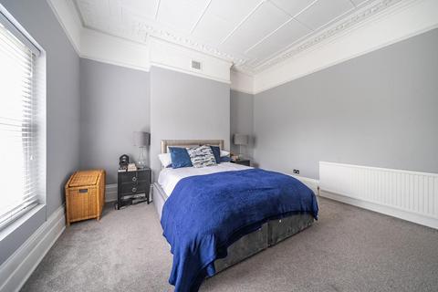 2 bedroom flat for sale, Southend Crescent, Eltham