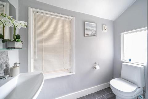 Flat 2, 20 Southend Crescent, London, SE9 2SB