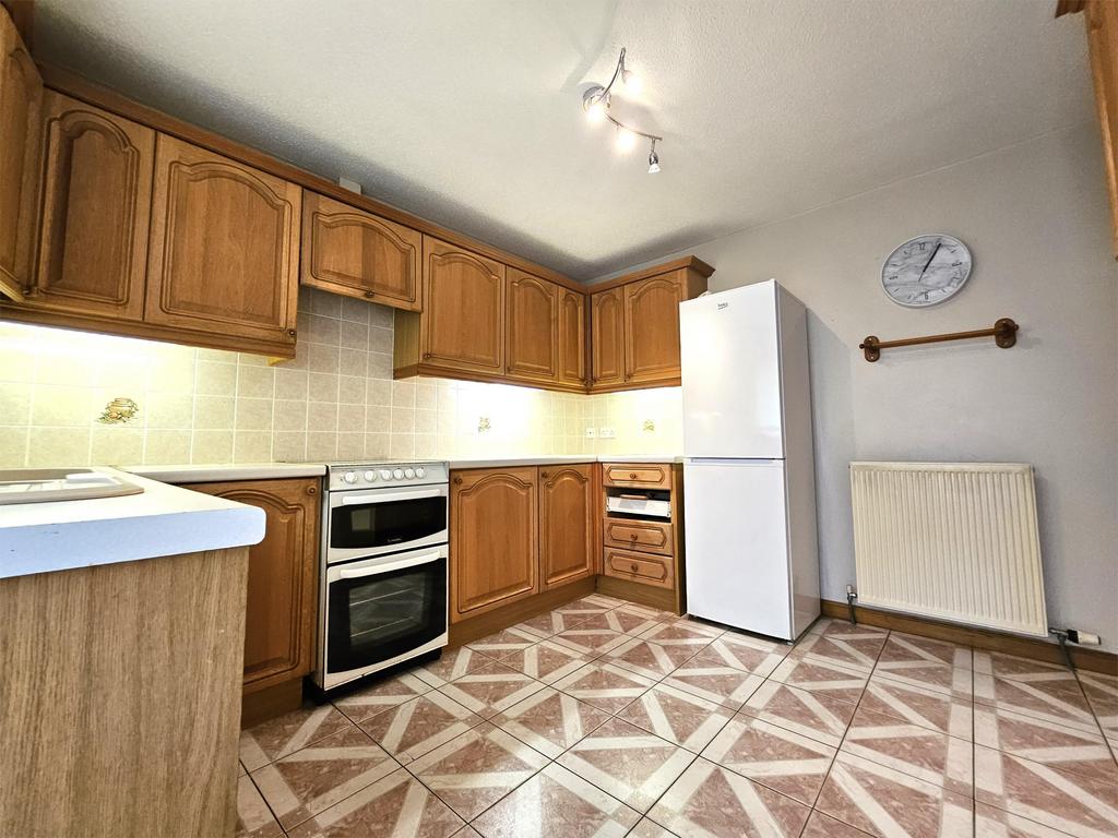 54 Hawkhill Drive, Stevenston, KA20 3DF 2 bed semidetached bungalow
