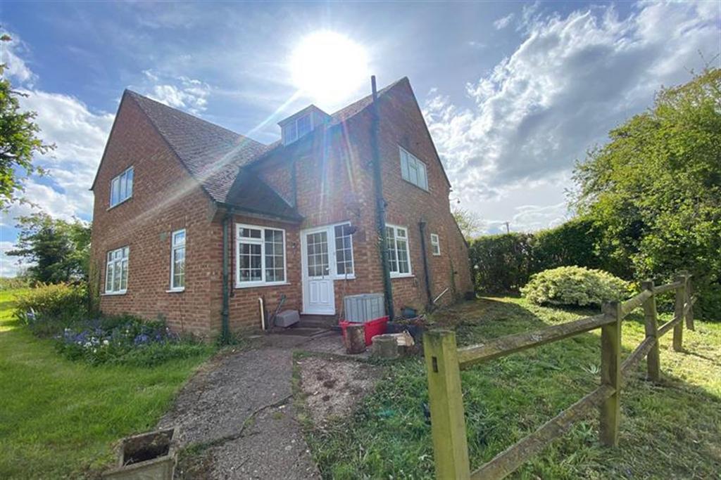 Verney Junction, Winslow... 3 bed detached house - £1,350 pcm (£312 pw)