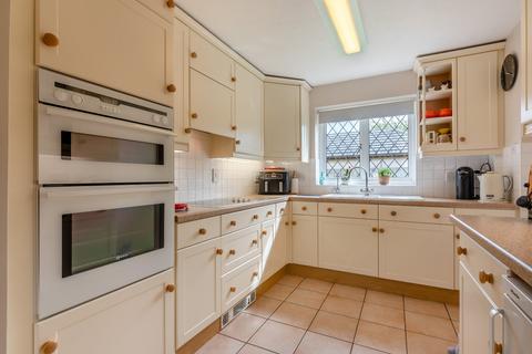 2 Kings Close, Kings Worthy, Winchester, SO23 7TE