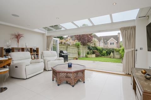 2 Thomas More Gardens, Esher, KT10 8EW