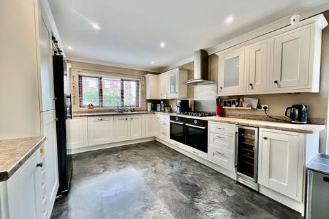 Oakdene Oak Road, Cowthorpe, Wetherby, LS22 5EY