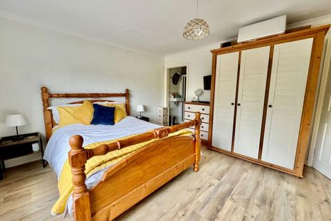 Oakdene Oak Road, Cowthorpe, Wetherby, LS22 5EY