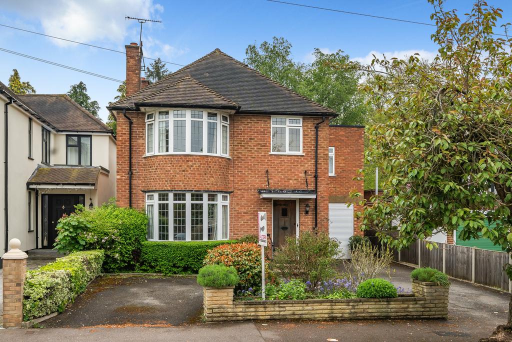 Devereux Drive, Cassiobury Drive... 4 bed detached house for sale £