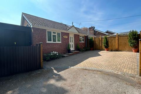 2 bedroom detached bungalow for sale, Fawley Road, Hythe, SO45