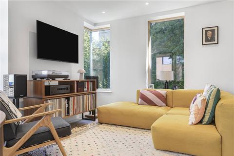 8, Blackburn House Prodigal Square, London, E8 1FW
