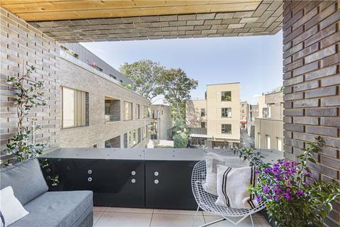 8, Blackburn House Prodigal Square, London, E8 1FW