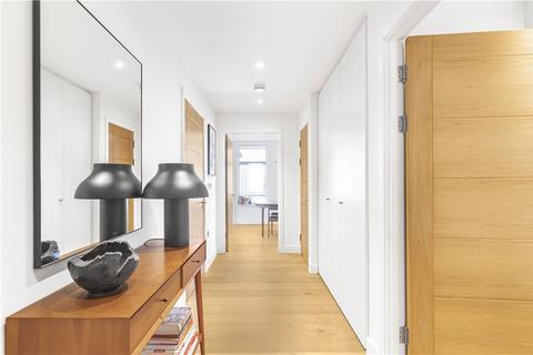 8, Blackburn House Prodigal Square, London, E8 1FW