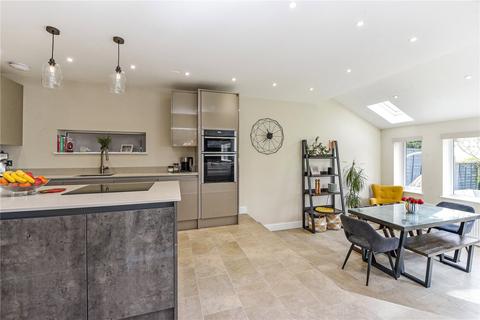 9 Greenfields, Liss, GU33 7EH