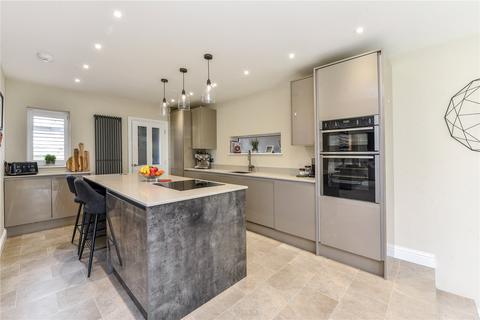 9 Greenfields, Liss, GU33 7EH
