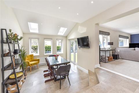 9 Greenfields, Liss, GU33 7EH