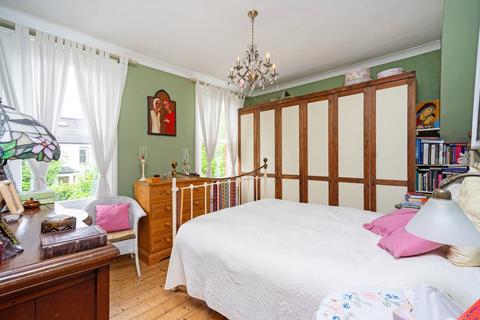 18 Green Avenue, London, W13 9RW