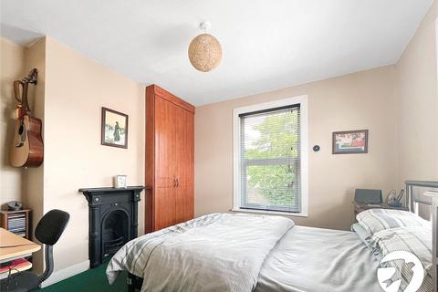 1 bedroom end of terrace house for sale, Station Road, Strood, Kent, ME2