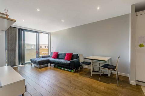 3 bedroom flat to rent, Graciosa Court, E1, Tower Hamlets, London, E1