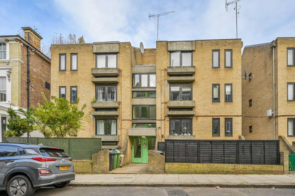 Mortimer Crescent, Kilburn, London, NW6 1 bed flat to rent £4,117 pcm