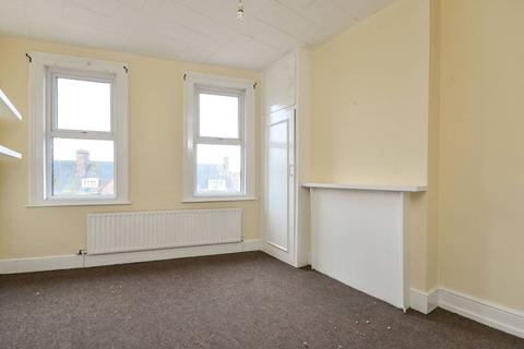2 bedroom flat for sale, Lordship Lane, Wood Green, London, N22