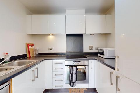 1 bedroom flat for sale, Battersea Park Road, London SW8