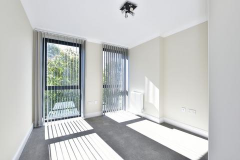 3 bedroom apartment to rent, Dwight Road, Watford, WD18