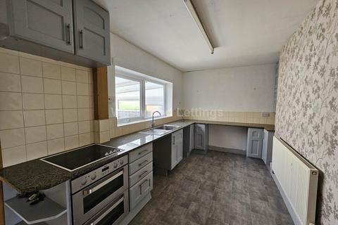 2 bedroom terraced house to rent, Oak Avenue, Cheddleton