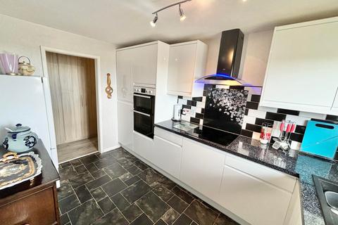 Flat 22, Queens Court Queens Promenade, Bispham, Blackpool, FY2 9PG