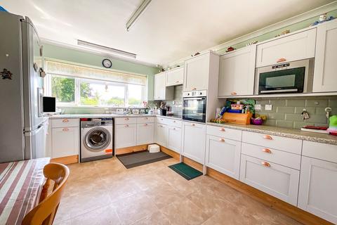 3 bedroom bungalow for sale, St Marys Close, Abergavenny NP7