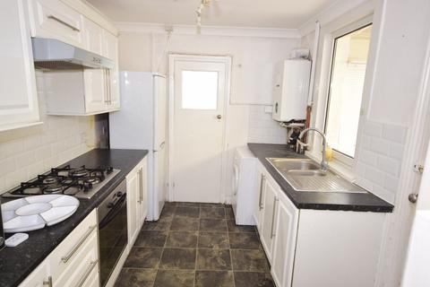 3 bedroom terraced house to rent, Tennyson Road Gillingham ME7