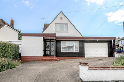 3 bedroom detached house for sale, Treelawn Drive, Leigh-on-sea, SS9