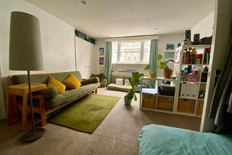 2 bedroom flat to rent, Queens Road, Brighton, BN1