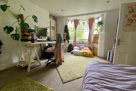 2 bedroom flat to rent, Queens Road, Brighton, BN1