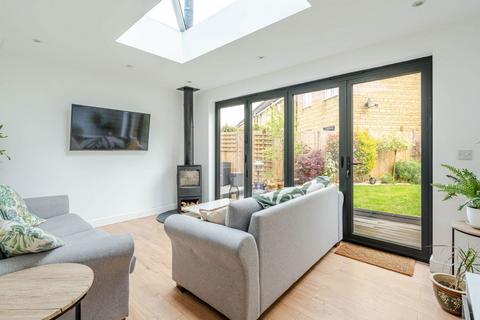 21 Avenue De Gien, Malmesbury, SN16 9GX