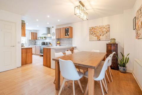 21 Avenue De Gien, Malmesbury, SN16 9GX