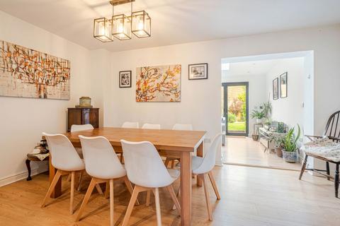 21 Avenue De Gien, Malmesbury, SN16 9GX
