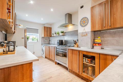 21 Avenue De Gien, Malmesbury, SN16 9GX