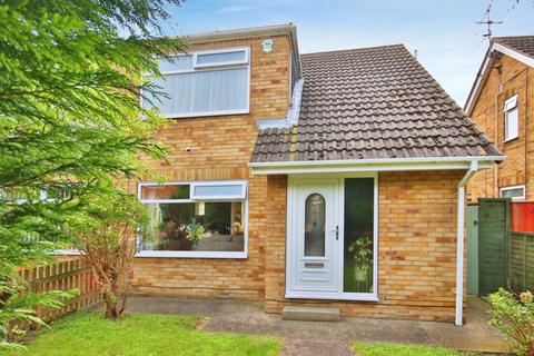 3 bedroom semi-detached house for sale, Cheviotdale, Hull, HU7 4AW