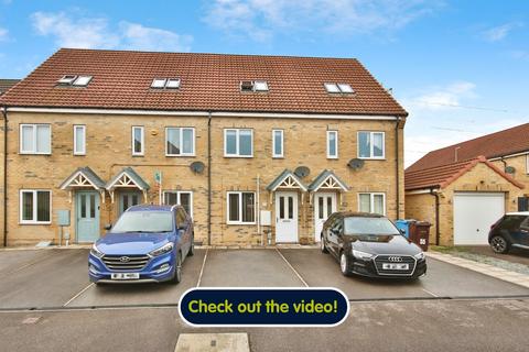 3 bedroom terraced house for sale, Chartwell Gardens, Kingswood, Hull, HU7 3FB